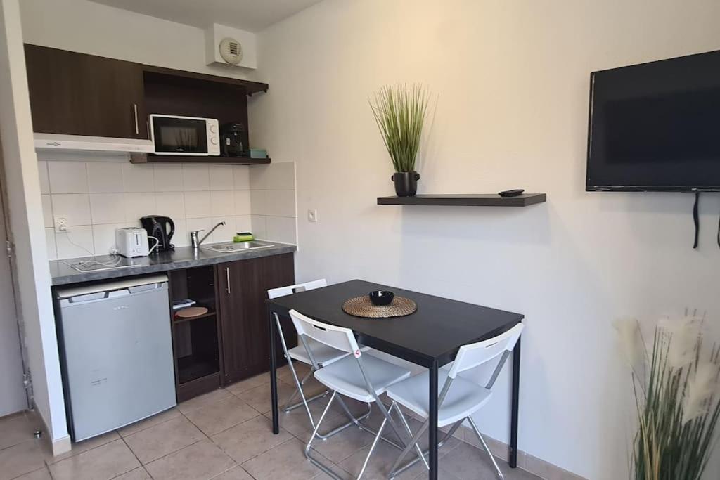 B210 Appartement Disneyland Paris Parking Et Wifi Montévrain Exteriér fotografie